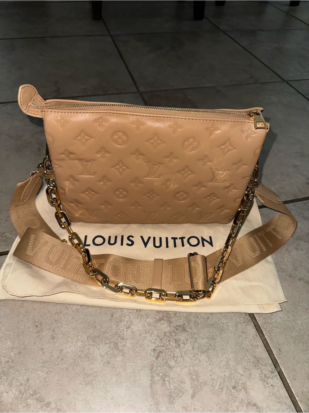 Louis Vuitton Coussin PM Camel - Picture 2 of 8